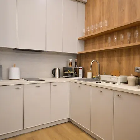 Kapitanska 1 Omega Appartement