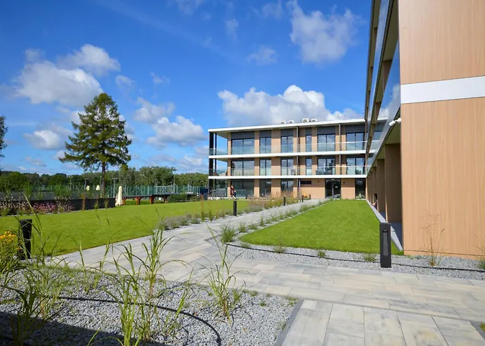 Kapitanska 1 Omega Όλστυν