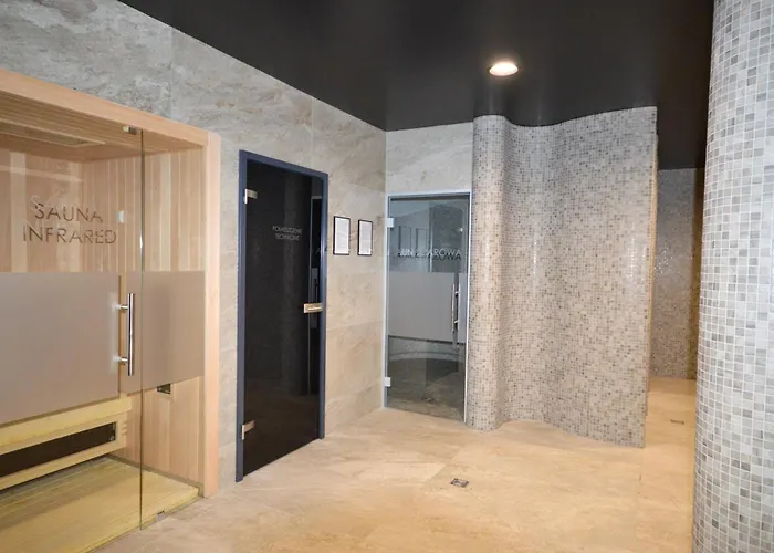 Kapitanska 1 Omega Όλστυν