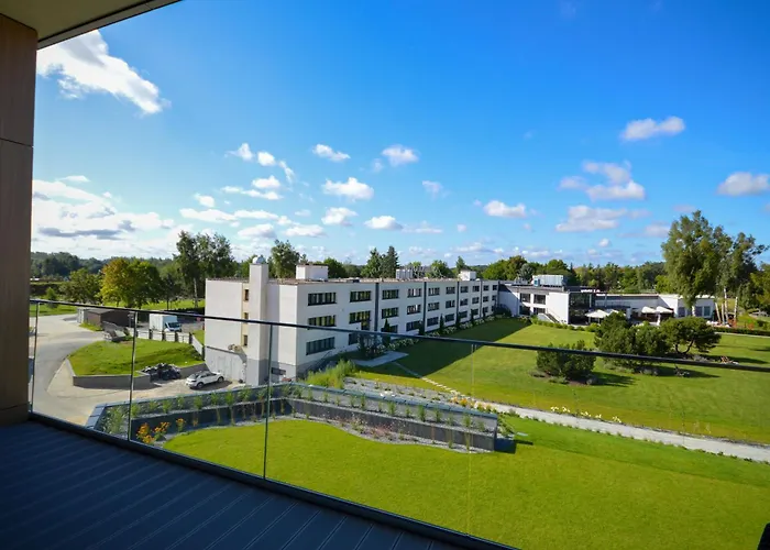 Kapitanska 1 Omega * Όλστυν